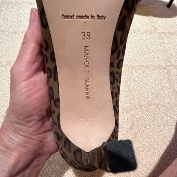 Manolo Blahnik BB90 Suede Leopard Print Pumps - MSRP $850 - Picture 5 of 7